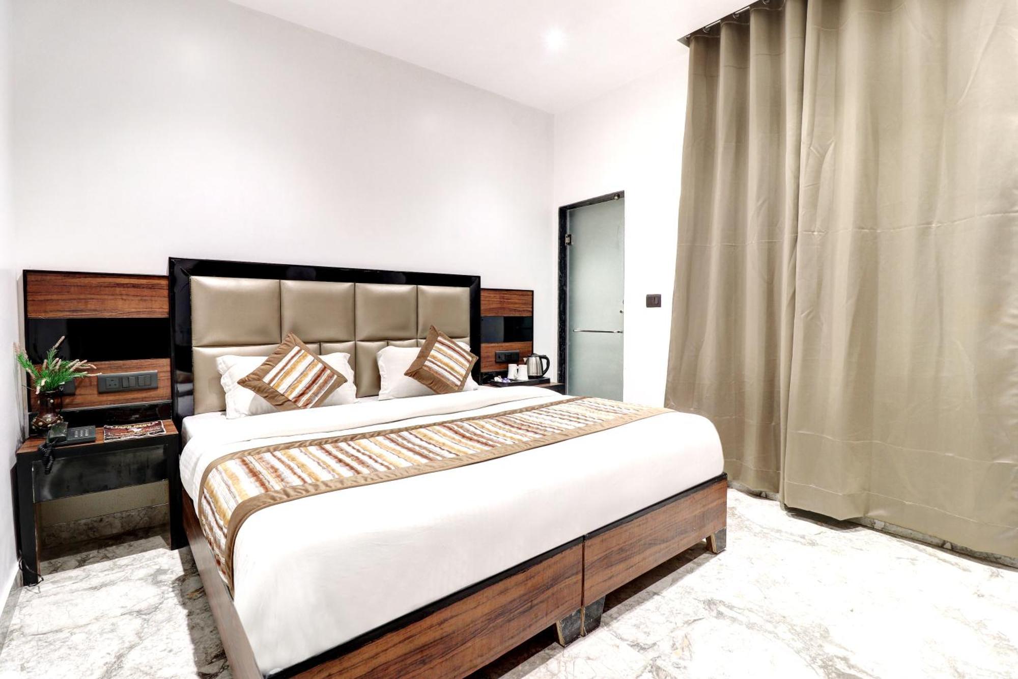 Hotel Emporio Dx - New Delhi Railway Station - Paharganj Exteriör bild