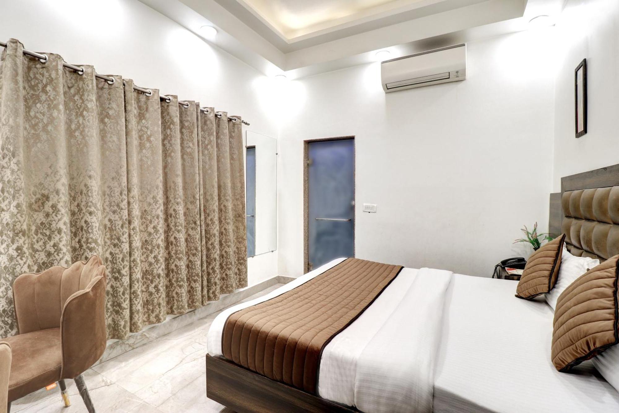 Hotel Emporio Dx - New Delhi Railway Station - Paharganj Exteriör bild