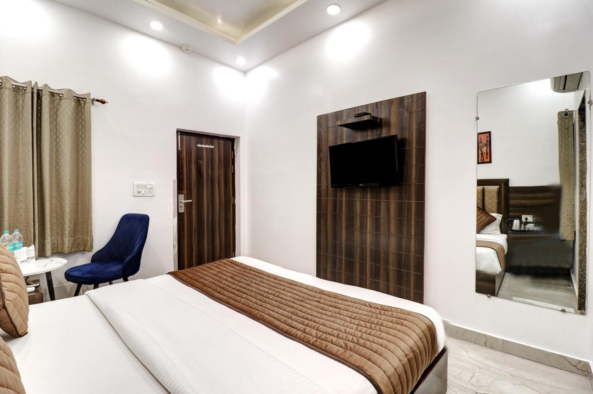 Hotel Emporio Dx - New Delhi Railway Station - Paharganj Exteriör bild