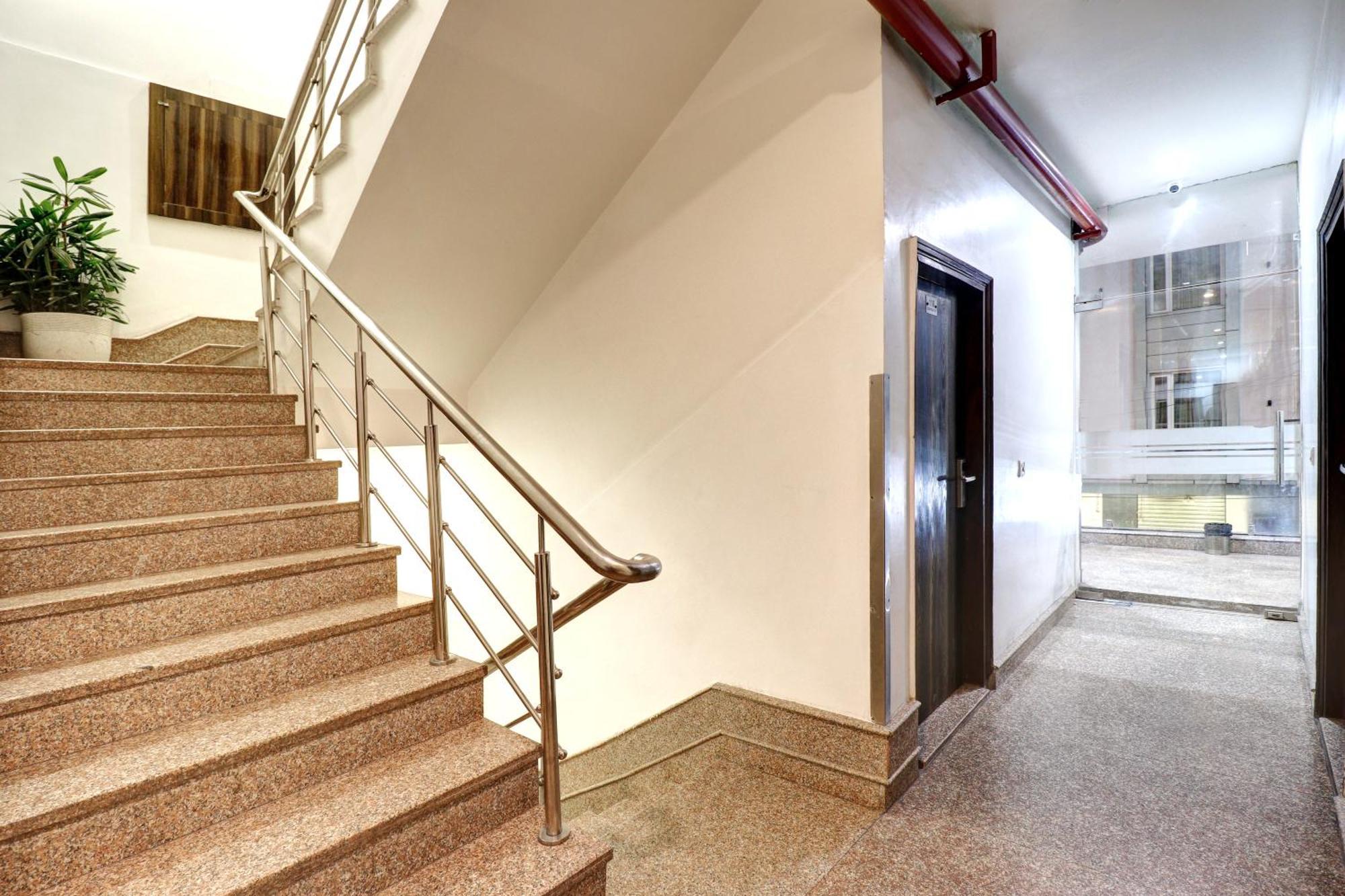 Hotel Emporio Dx - New Delhi Railway Station - Paharganj Exteriör bild